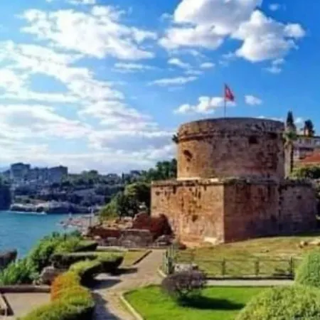 Tarihi Kaleici Denize Yakin Size Oezel Muhtesem Konum Uygun Fiyat Ev