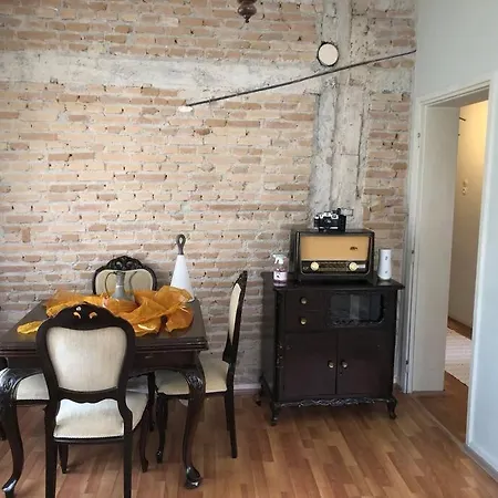 Appartement Tarıhı Kaleıçı Denıze Yakin Sıze özel Muhteşem Konum Uygun Fıyat Ev *