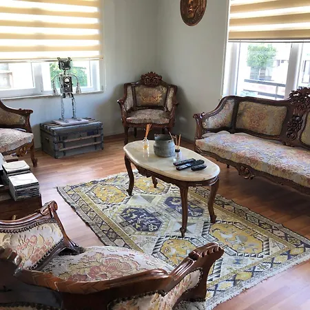 Appartement Tarıhı Kaleıçı Denıze Yakin Sıze özel Muhteşem Konum Uygun Fıyat Ev *