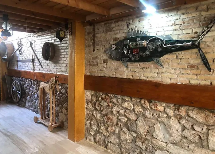 Tarihi Kaleici Denize Yakin Size Oezel Muhtesem Konum Uygun Fiyat Ev *
