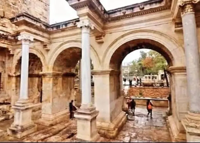 Apartment Tarihi Kaleici Denize Yakin Size Oezel Muhtesem Konum Uygun Fiyat Ev