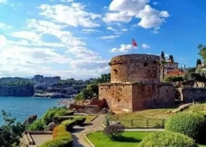Tarihi Kaleici Denize Yakin Size Oezel Muhtesem Konum Uygun Fiyat Ev