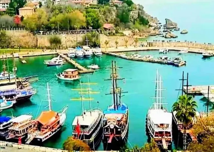 Tarihi Kaleici Denize Yakin Size Oezel Muhtesem Konum Uygun Fiyat Ev Apartment