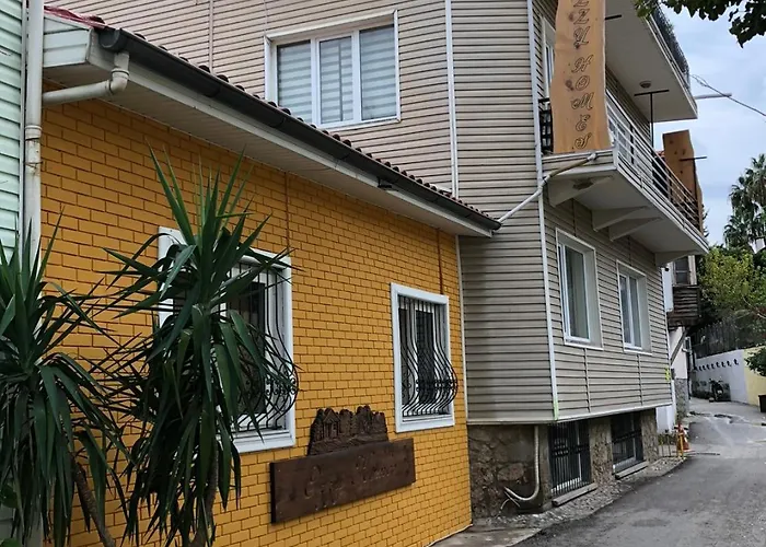 Tarihi Kaleici Denize Yakin Size Oezel Muhtesem Konum Uygun Fiyat Ev Apartment