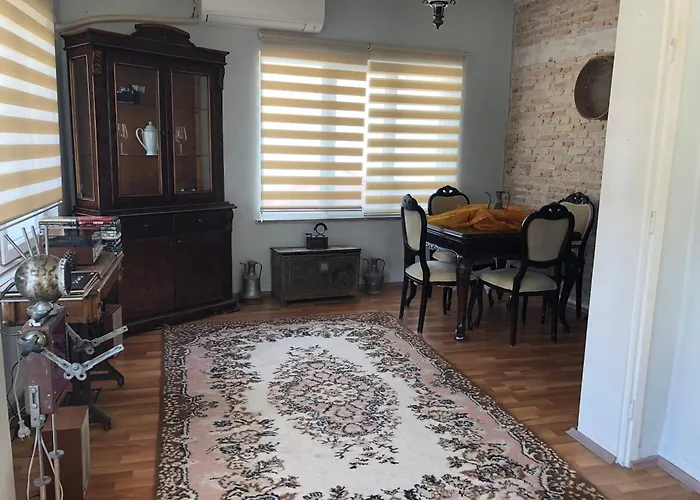 Tarihi Kaleici Denize Yakin Size Oezel Muhtesem Konum Uygun Fiyat Ev Apartment